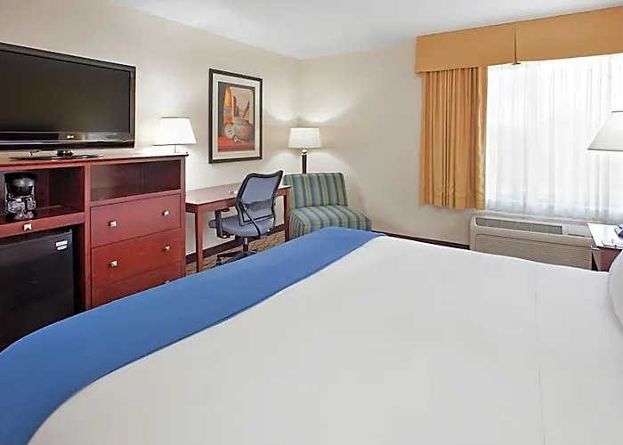 Express North By Ihg Hotel 3*